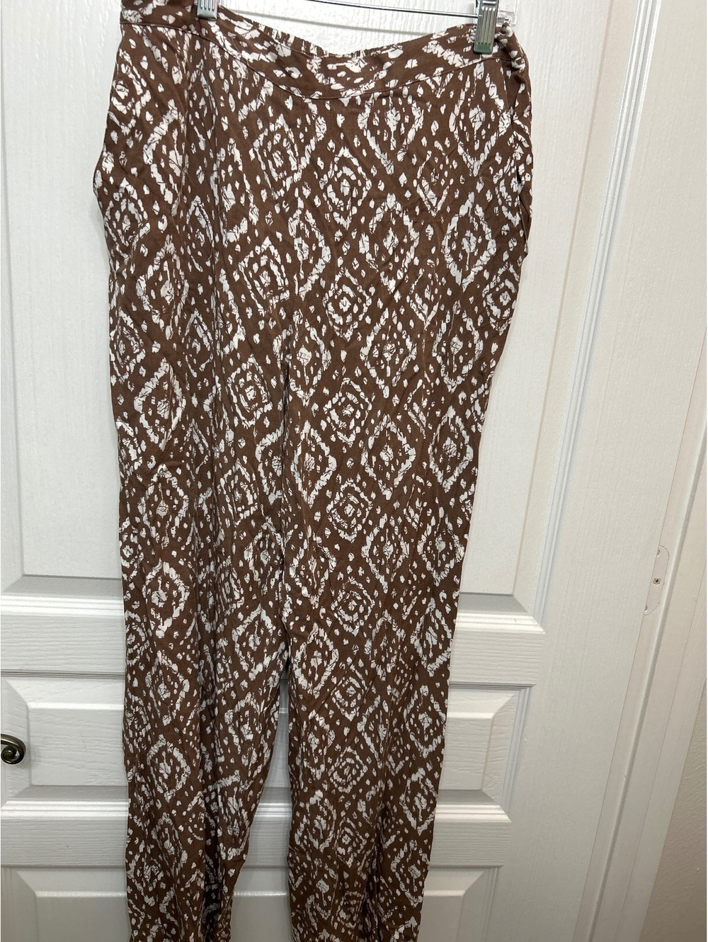 Brown and White Patterned Rayon Pants Size 8